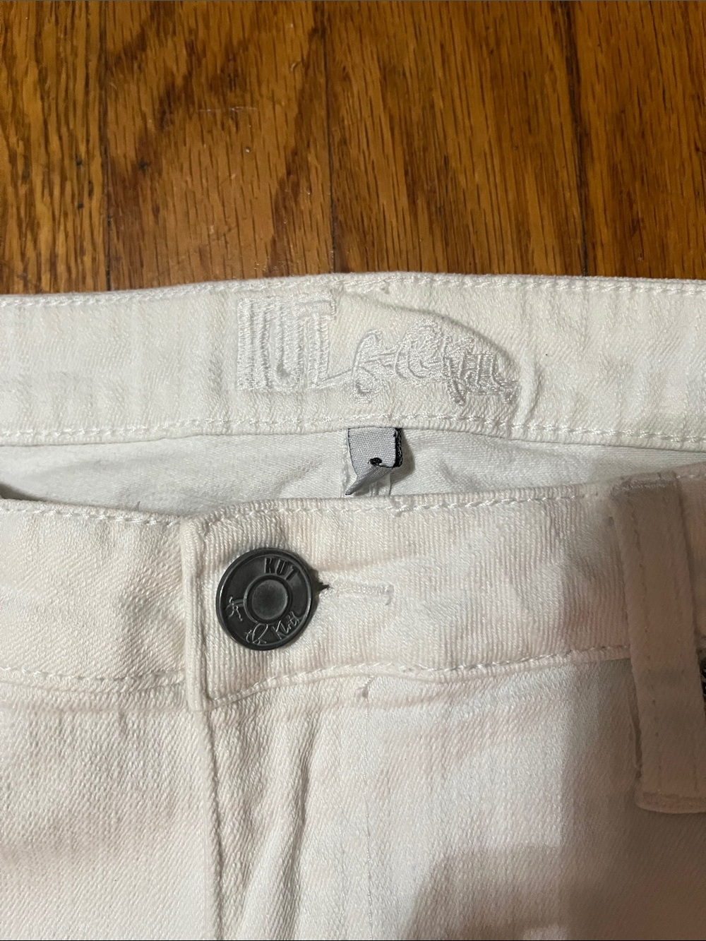 Kut By The Kloth Classic White Denim Jean Shorts Size 6 - Picture 2 of 10